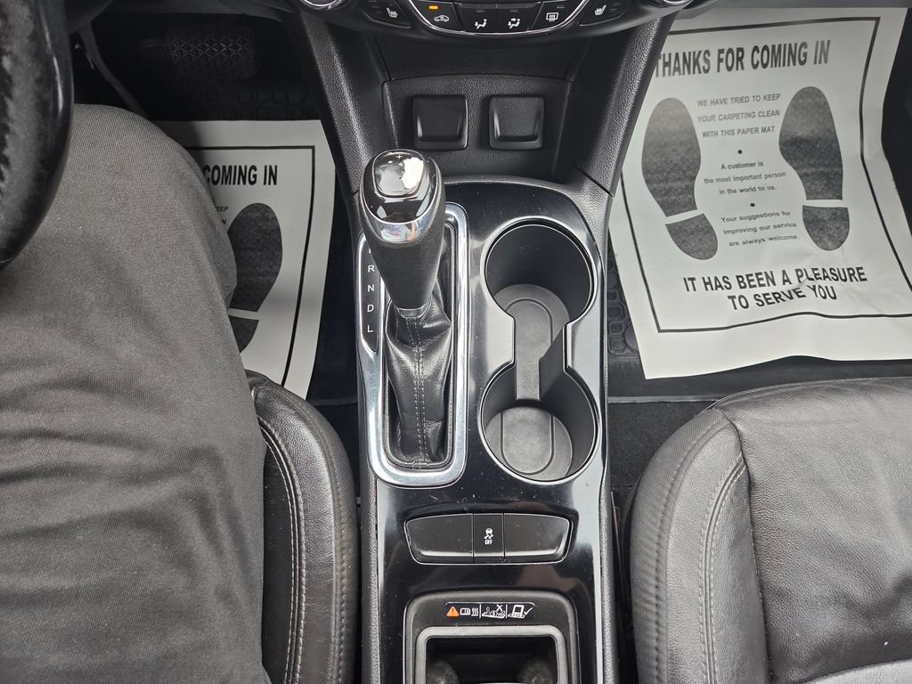 Used 2017 Chevrolet Cruze Premier FWD image 29