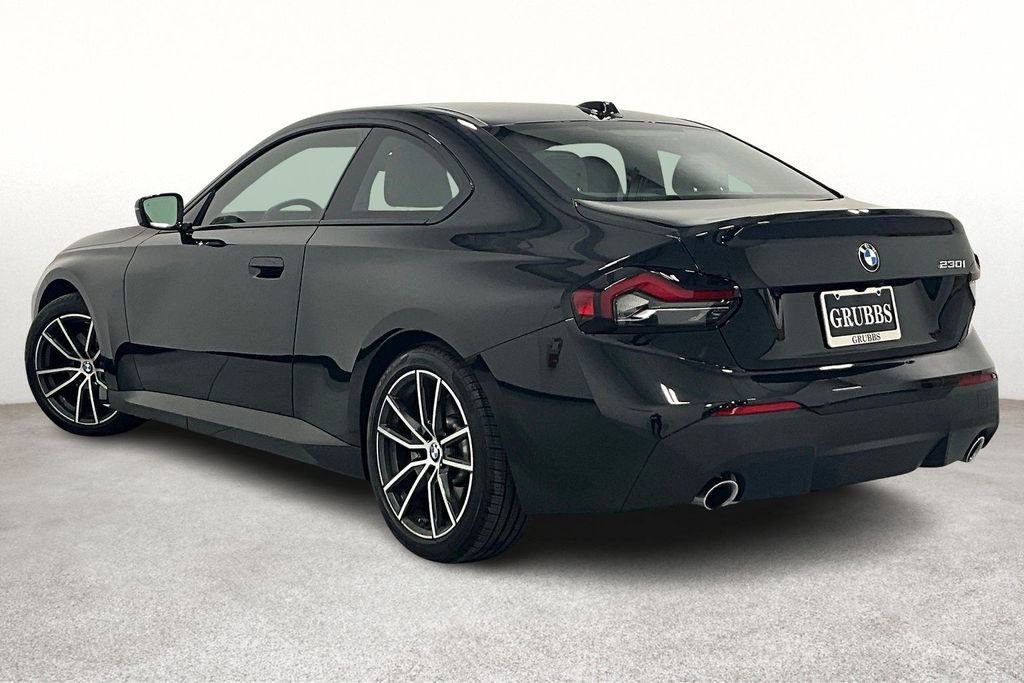 New 2025 BMW 230i Coupe w/ Convenience Package RWD image 4