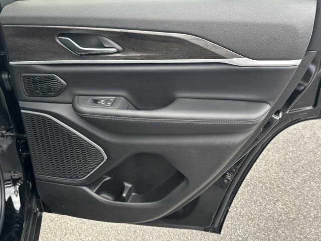 New 2026 Jeep Grand Cherokee Limited image 16