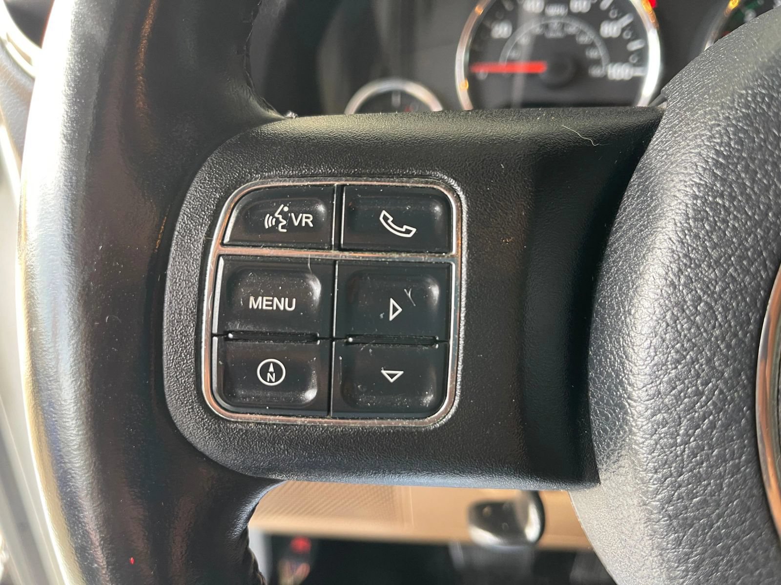 Used 2011 Jeep Wrangler Unlimited Sahara w/ Connectivity Group AWD/4WD image 34