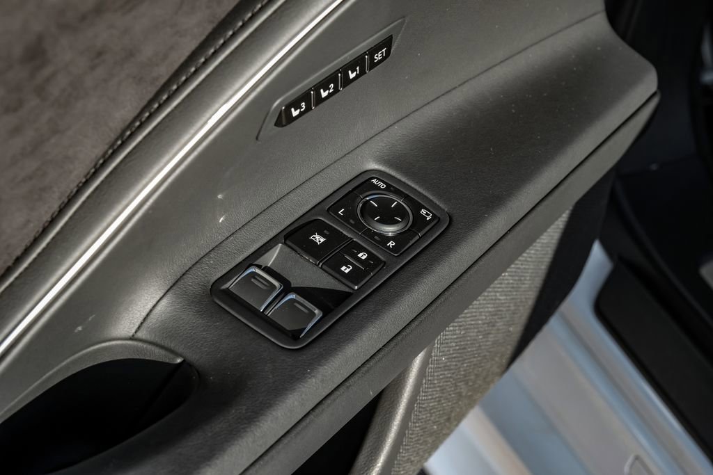 Used 2018 Lexus LC 500 Coupe w/ Touring Package image 46