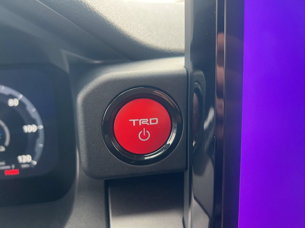 Used 2025 Toyota 4Runner TRD Off-Road Premium AWD/4WD image 14