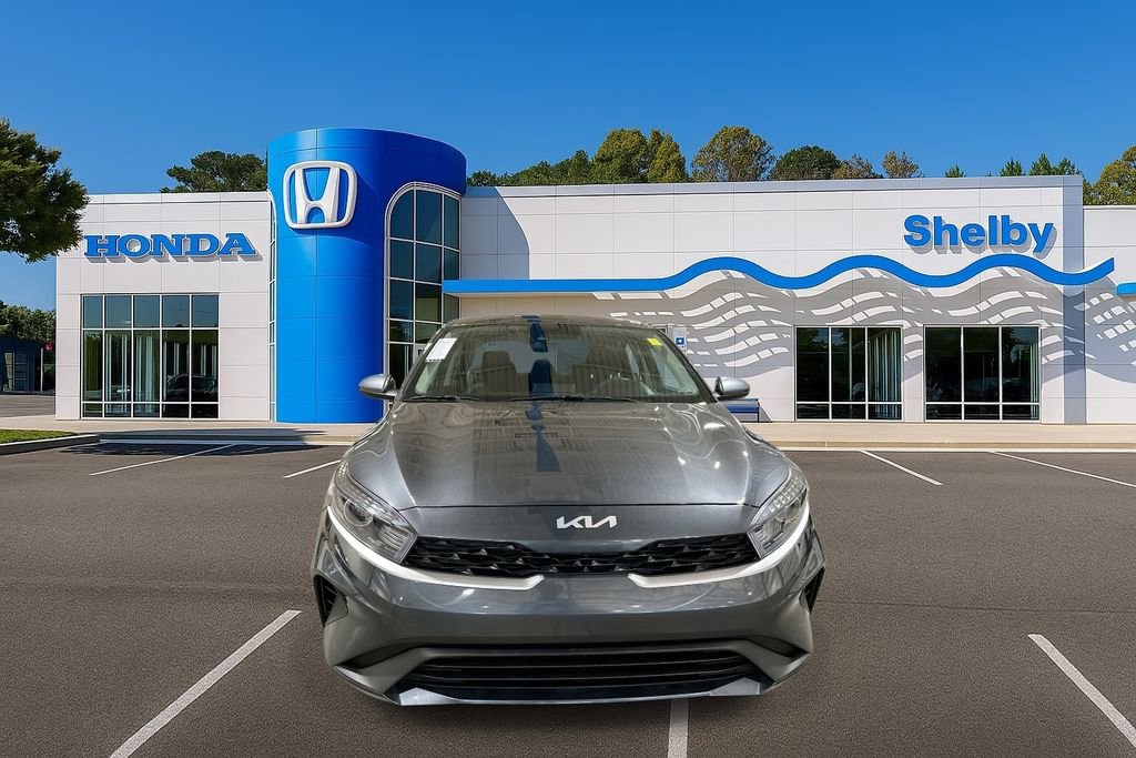 Used 2023 Kia Forte LXS image 3