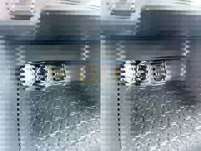 Used 2021 Toyota RAV4 LE AWD/4WD image 28