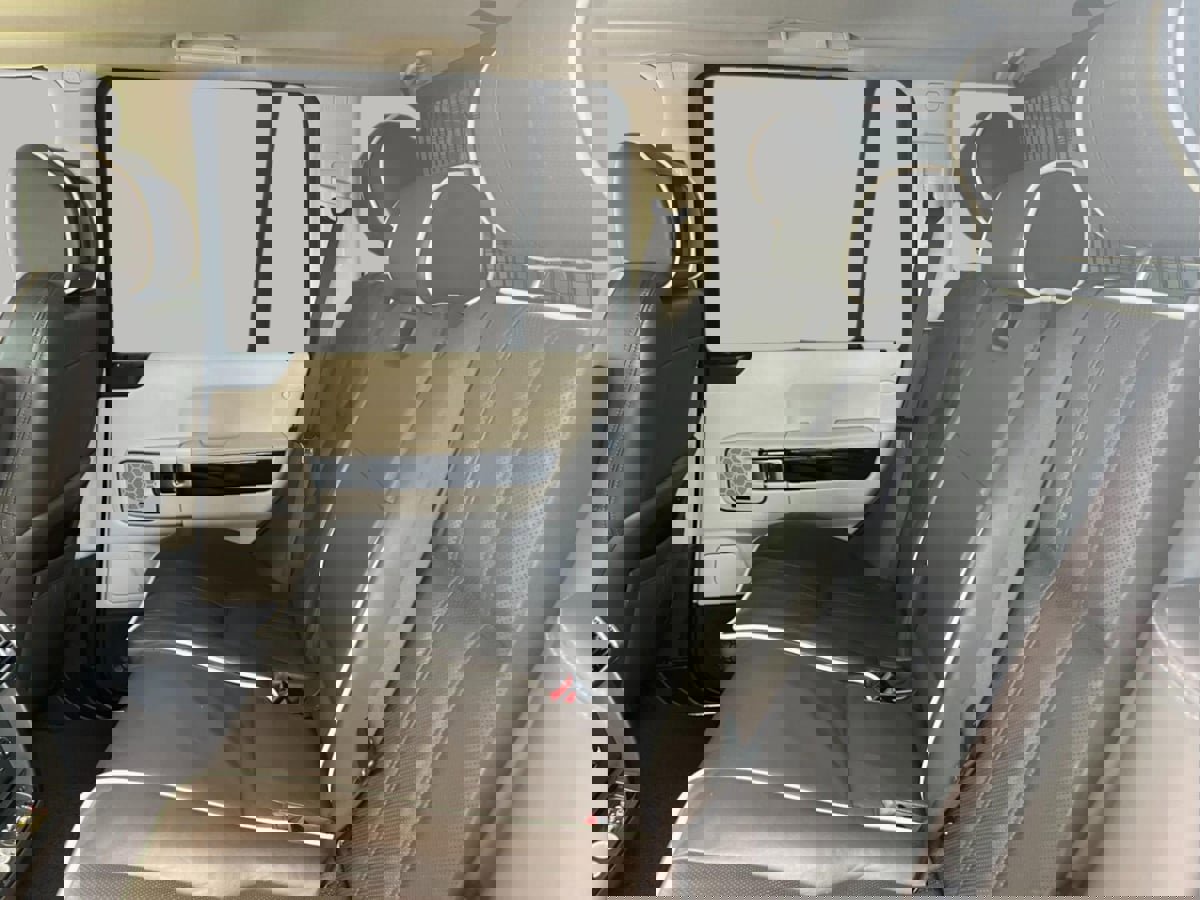 Used 2010 Land Rover Range Rover Supercharged image 30