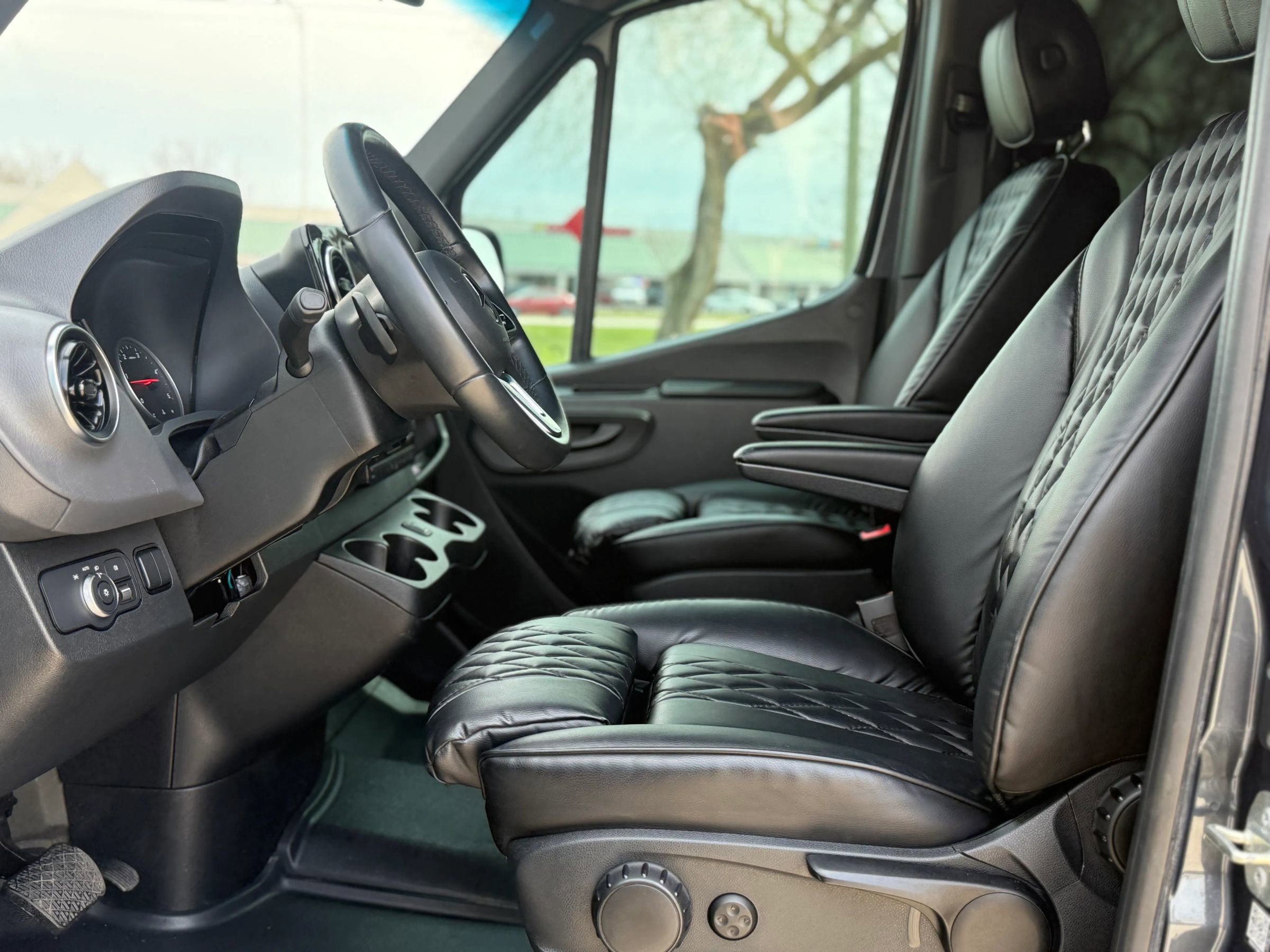 Used 2022 Mercedes-Benz Sprinter 2500 image 16