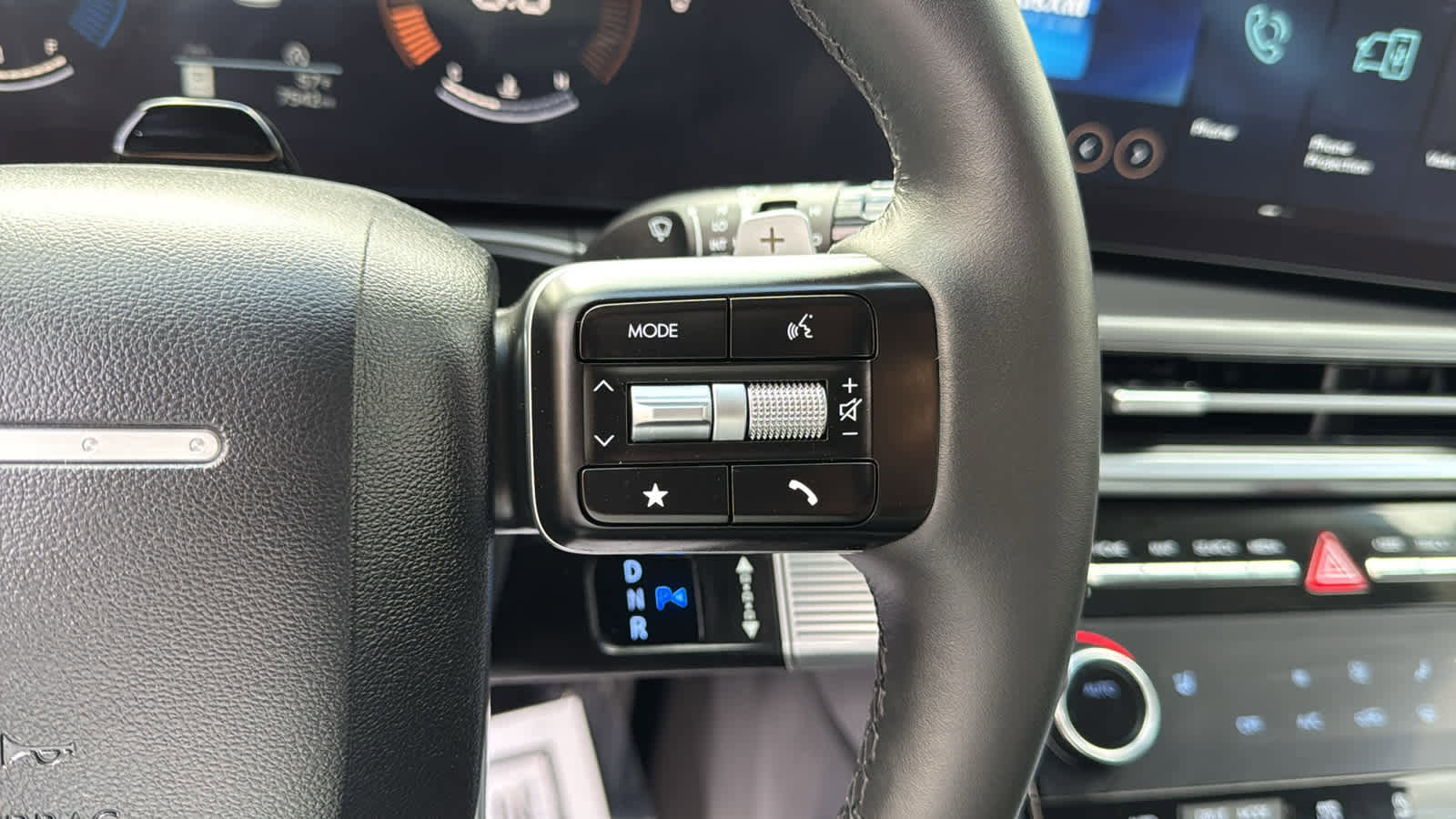 Used 2025 Hyundai Santa Fe SEL image 16