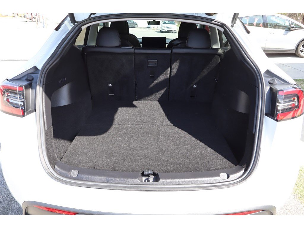 Used 2021 Tesla Model Y Long Range image 11