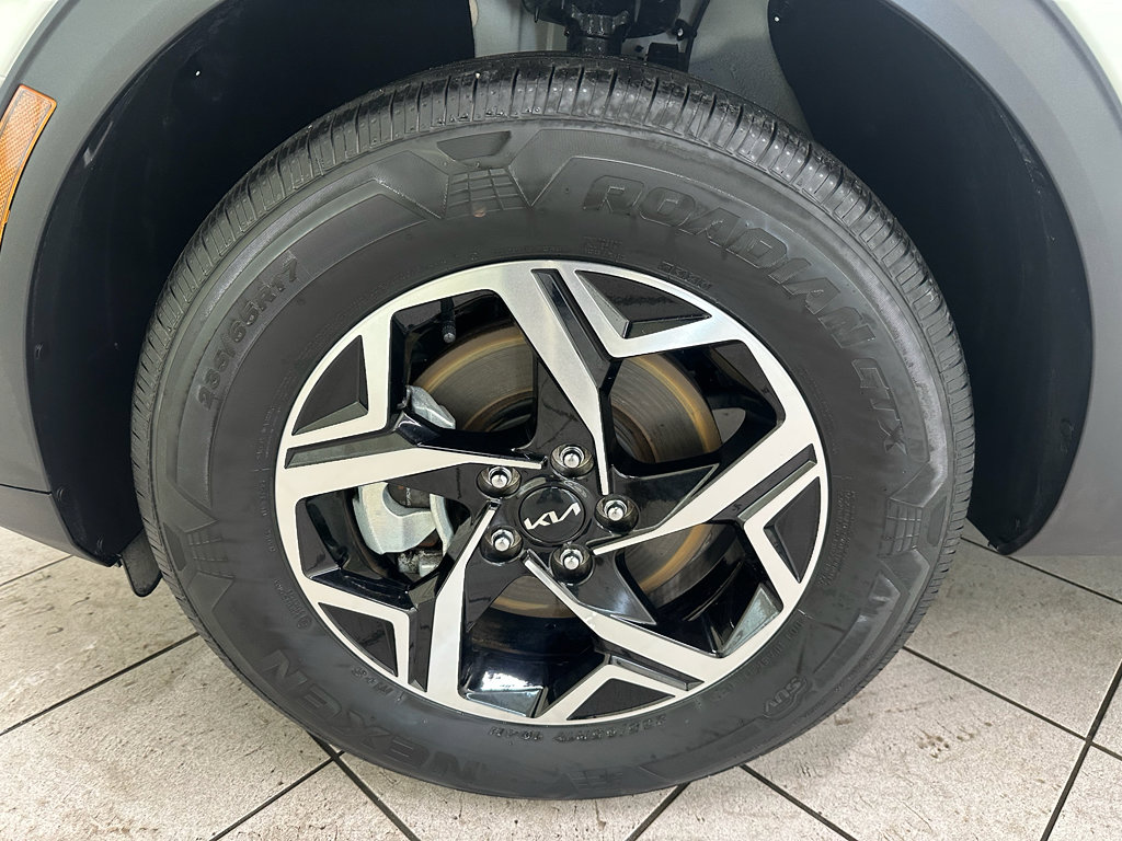 Used 2024 Kia Sportage LX image 16