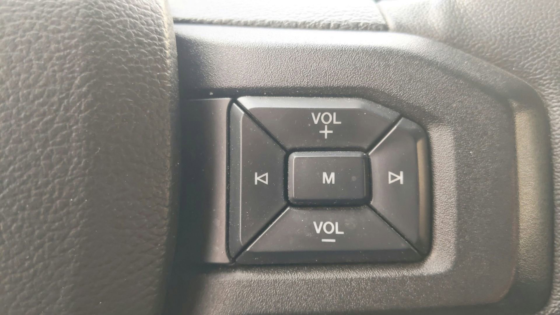 Used 2018 Ford F150 XLT w/ Equipment Group 302A Luxury AWD/4WD image 22