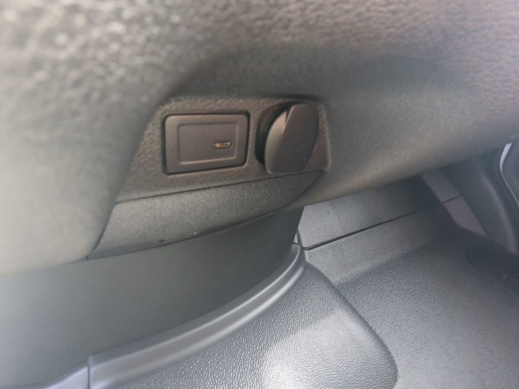 Used 2025 Mercedes-Benz Sprinter 2500 image 8