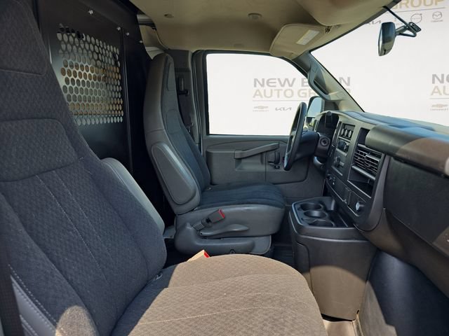 Used 2025 Chevrolet Express 2500 w/ Driver Convenience Package RWD image 15