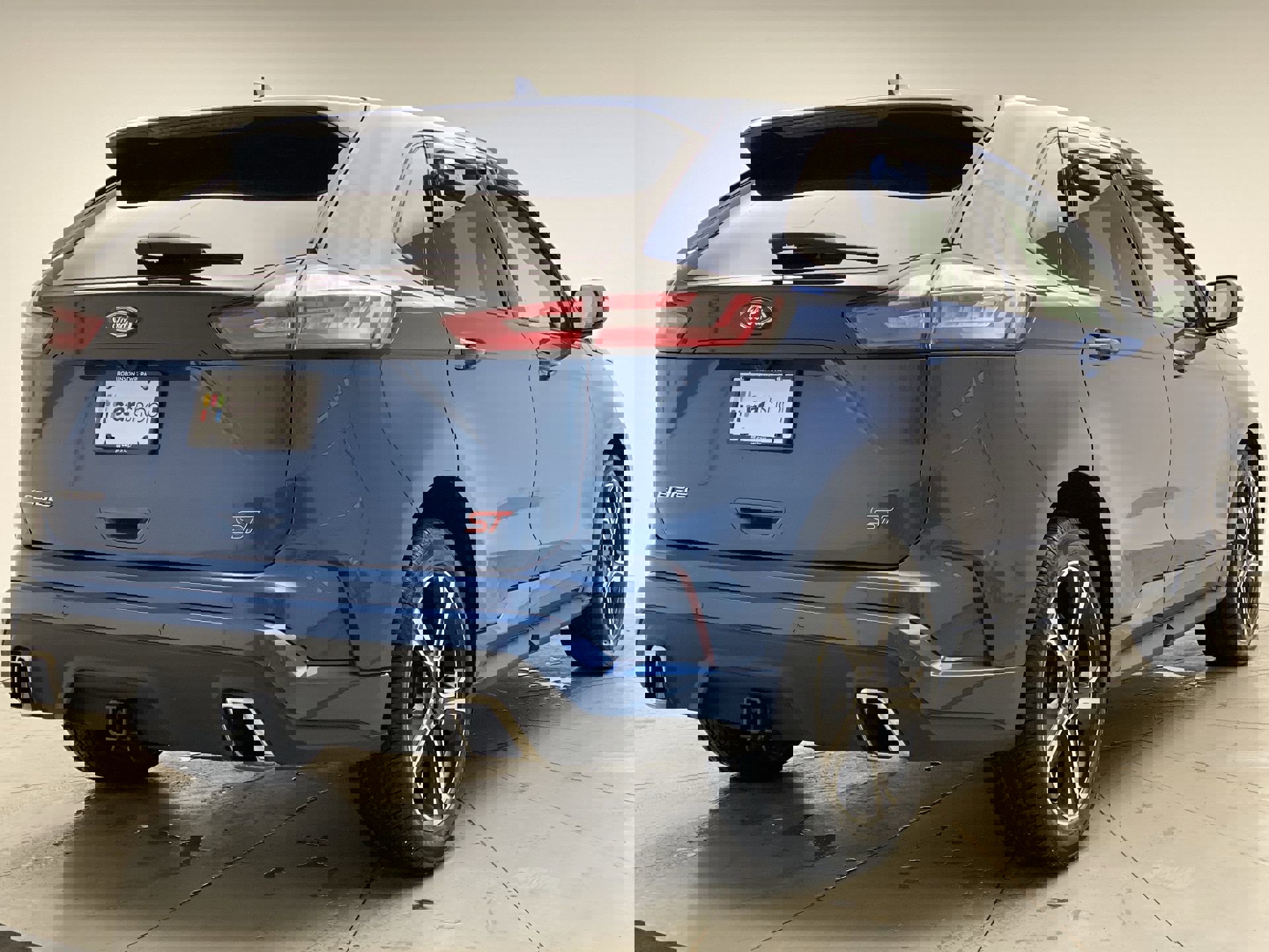 Used 2019 Ford Edge ST w/ Cold Weather Package image 5