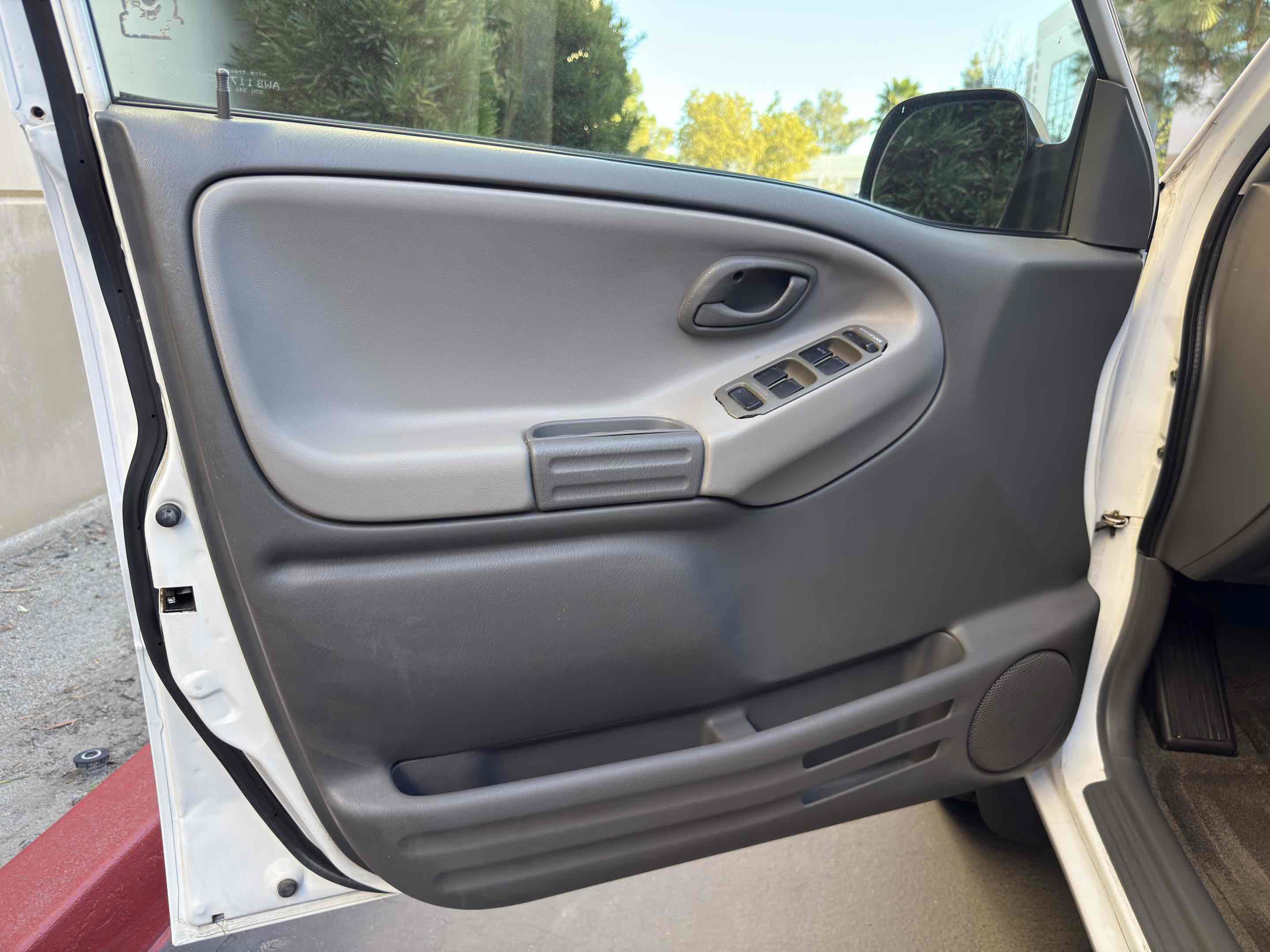 Used 2003 Chevrolet Tracker ZR2 image 42