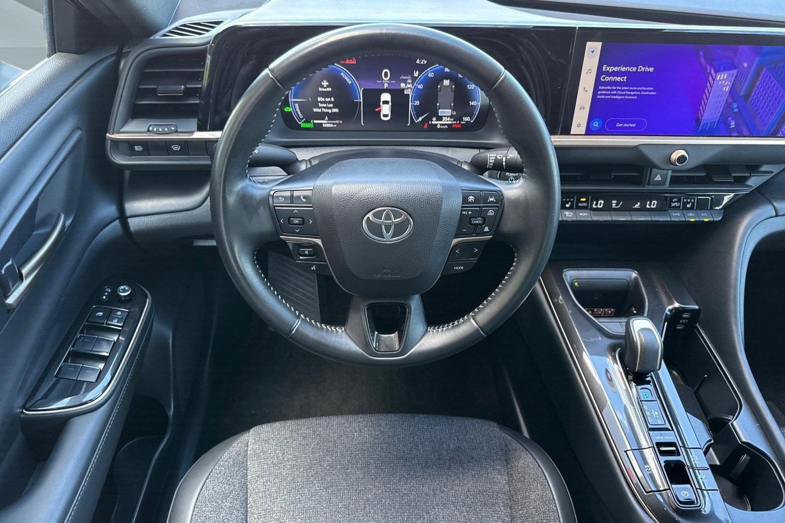 Used 2024 Toyota Crown XLE image 27