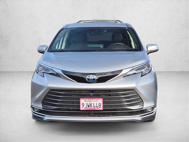 Used 2024 Toyota Sienna Platinum AWD/4WD video 2