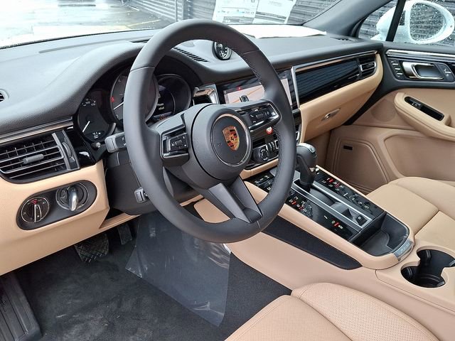 Certified 2026 Porsche Macan S AWD/4WD image 4