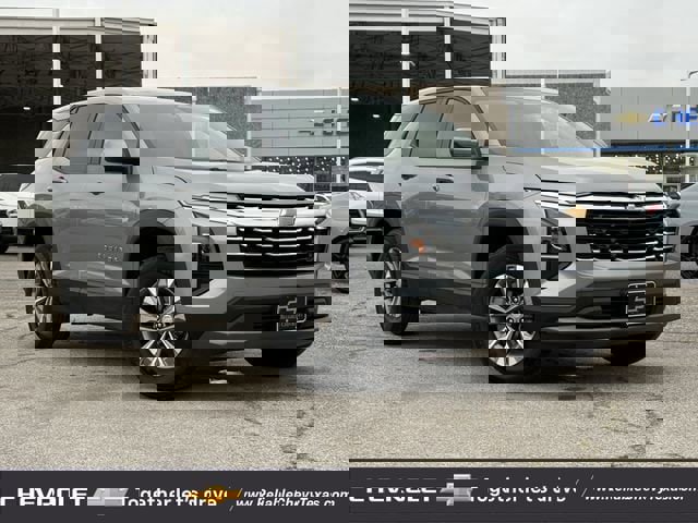 Used 2025 Chevrolet Equinox LT AWD/4WD image 2