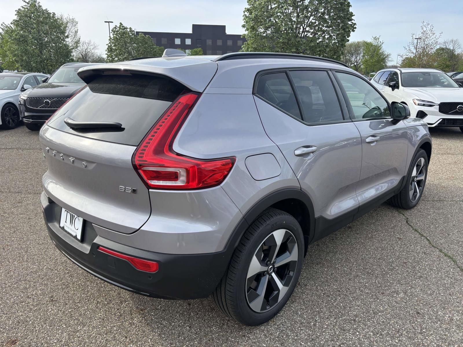 New 2026 Volvo XC40 B5 Core w/ Protection Package Premier AWD/4WD image 5