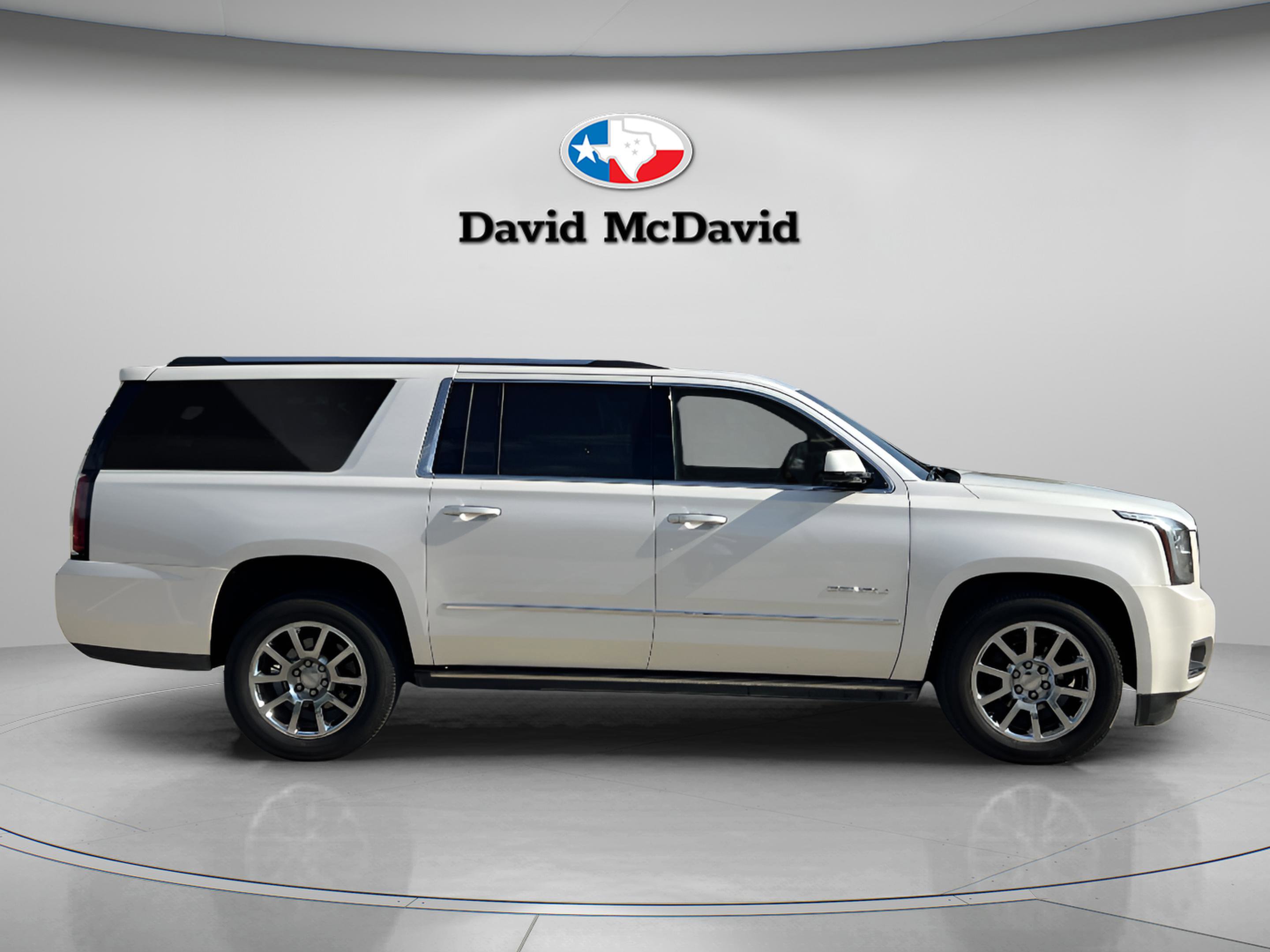 Used 2015 GMC Yukon XL Denali w/ Touring Package AWD/4WD image 13