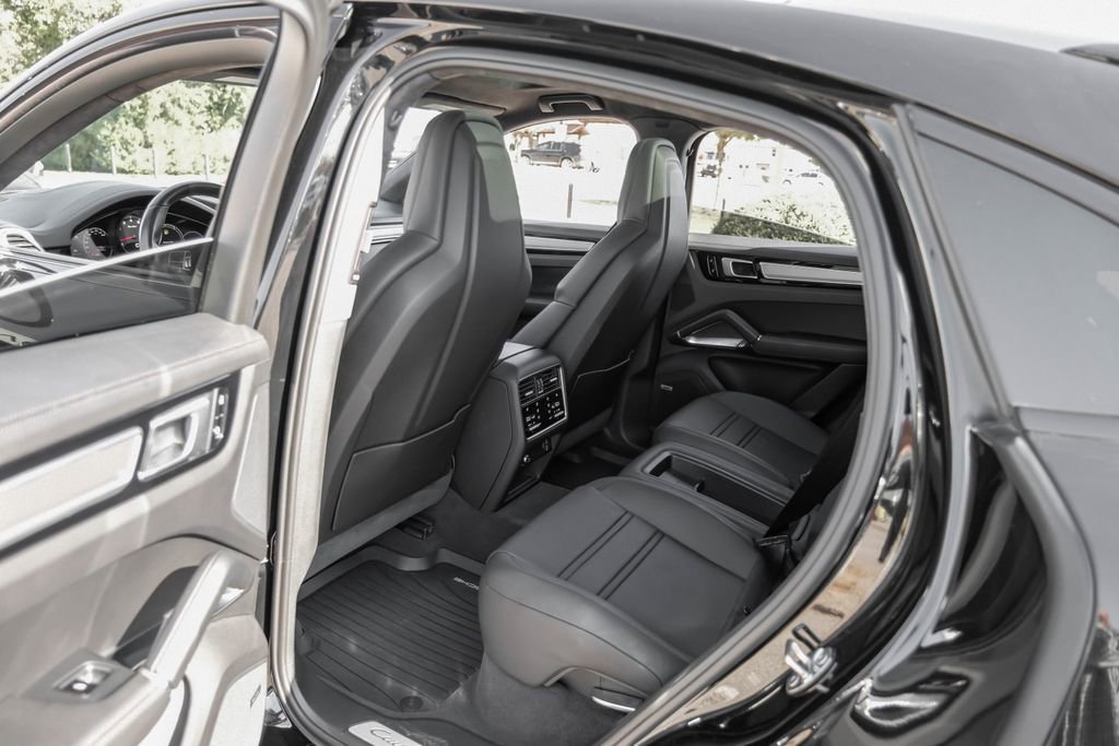 Used 2020 Porsche Cayenne Turbo image 46
