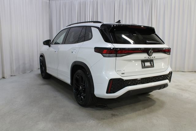 New 2026 Volkswagen Tiguan SE R-Line FWD image 24