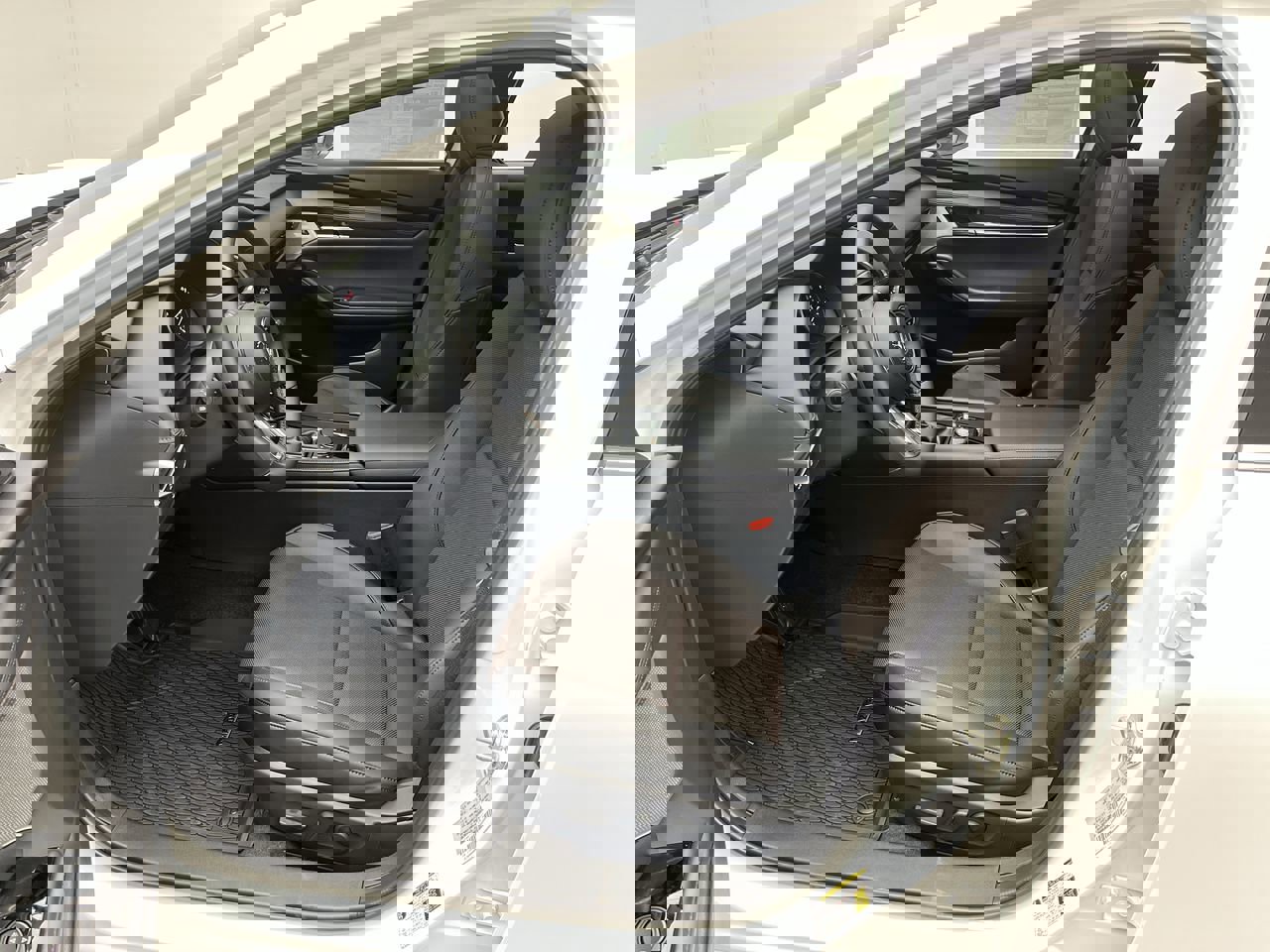 New 2025 MAZDA MAZDA3 Hatchback w/Premium Plus Pkg image 3