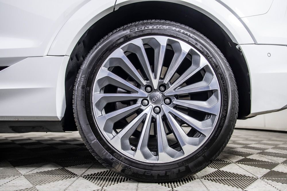 Used 2019 Audi e-tron Prestige AWD/4WD image 42