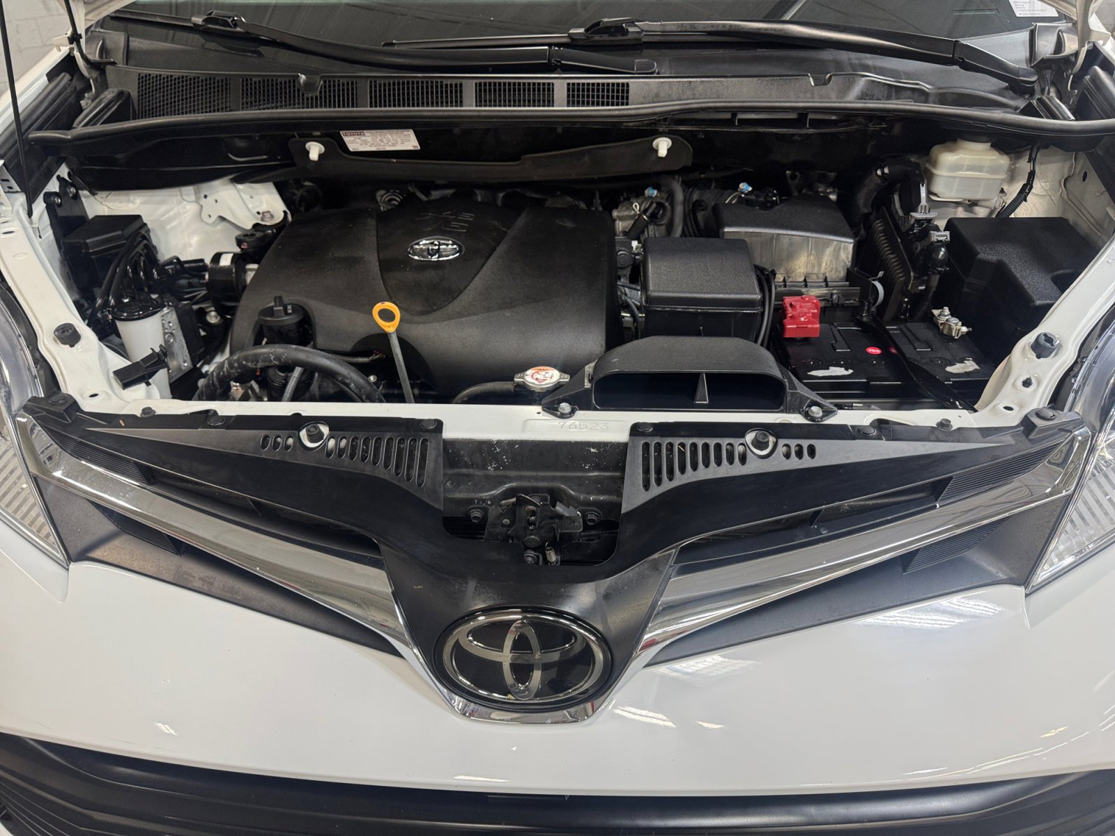 Certified 2019 Toyota Sienna LE w/ LE Preferred Package FWD image 21