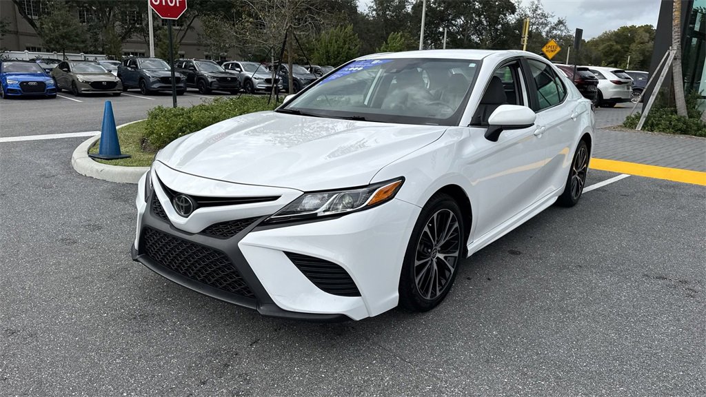 Used 2020 Toyota Camry SE image 10
