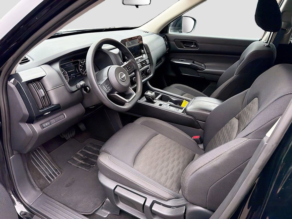 Used 2024 Nissan Pathfinder S image 25