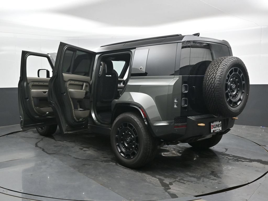 Used 2025 Land Rover Defender 110 AWD/4WD image 49