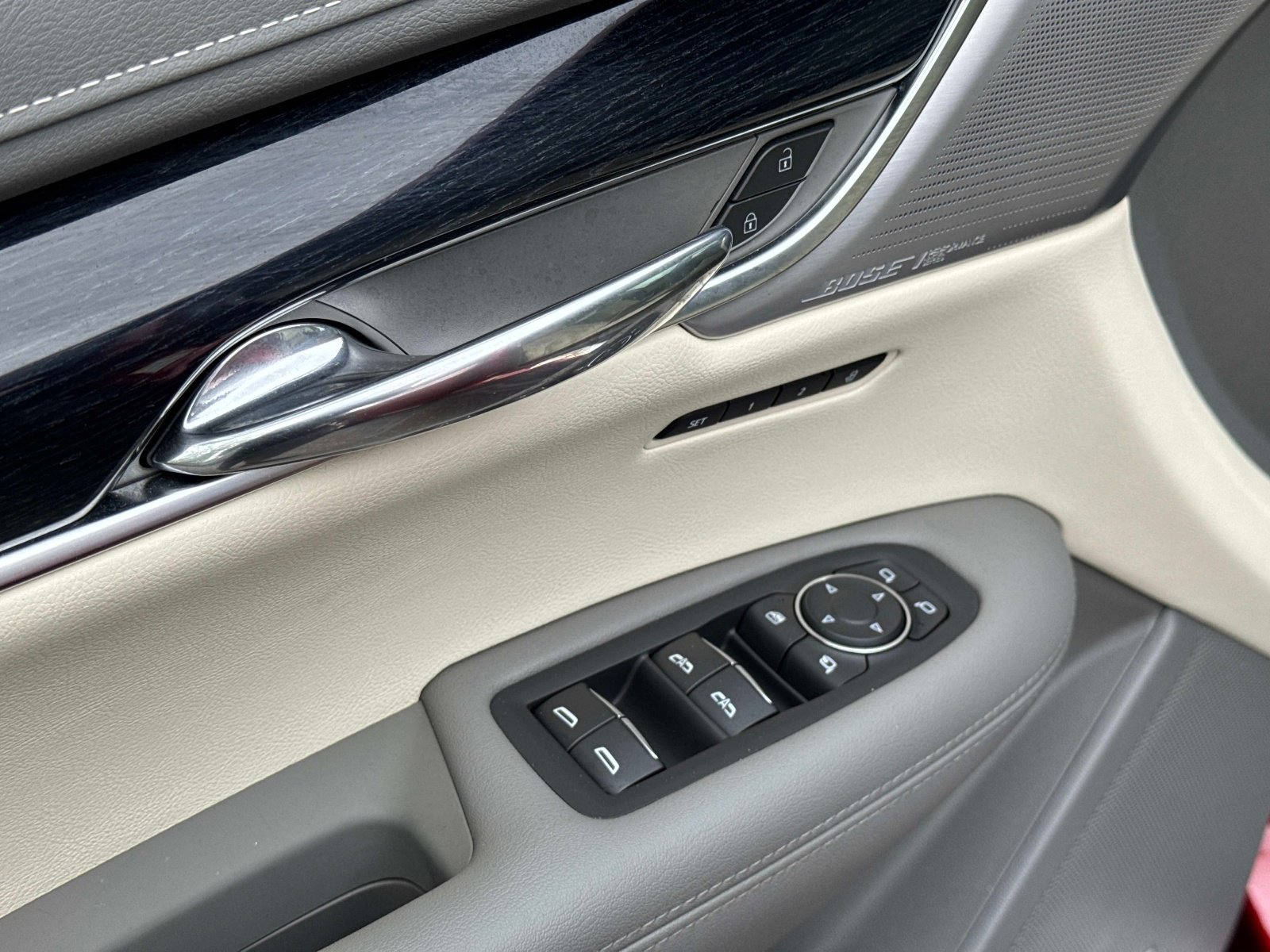 Used 2024 Cadillac XT6 Premium Luxury w/ Technology Package image 21