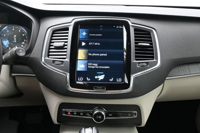 Used 2020 Volvo XC90 T6 Momentum w/ Protection Package Premier AWD/4WD image 13