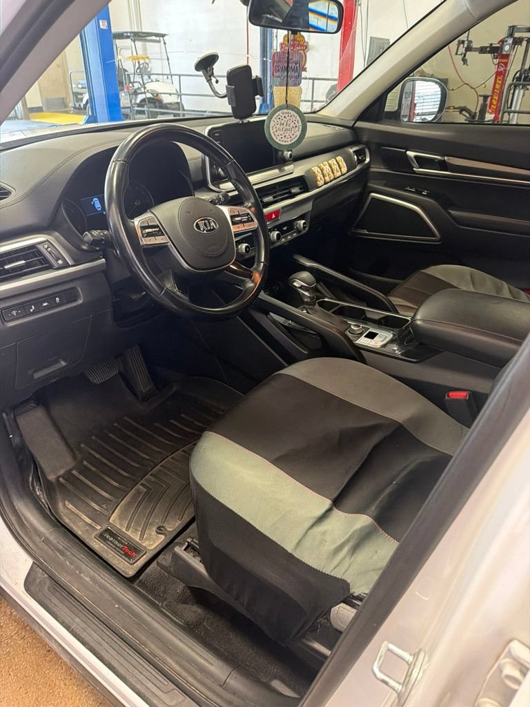 Used 2020 Kia Telluride LX AWD/4WD image 2