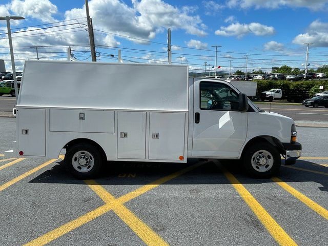 New 2024 Chevrolet Express 3500 w/ Power Convenience Package RWD image 6
