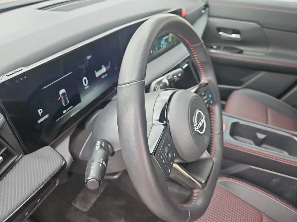 Used 2025 Nissan Kicks SR w/ SR Premium Package AWD/4WD image 9