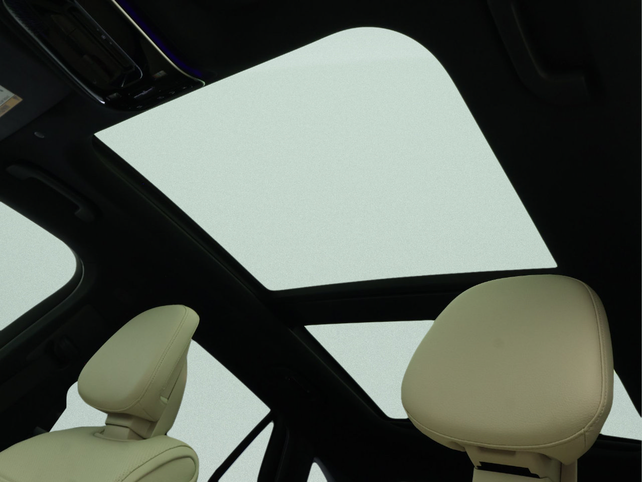 Certified 2024 Mercedes-Benz GLC 300 image 23