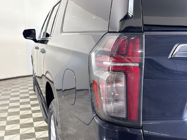 Used 2022 Chevrolet Suburban LT RWD image 35