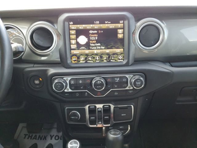 Used 2023 Jeep Wrangler Sahara w/ Cold Weather Group image 20