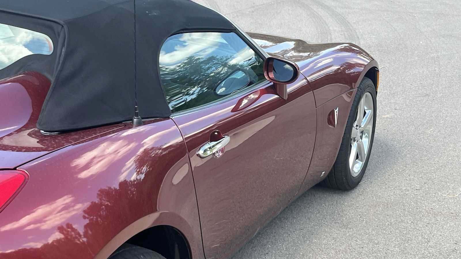 Used 2009 Pontiac Solstice GXP RWD image 17