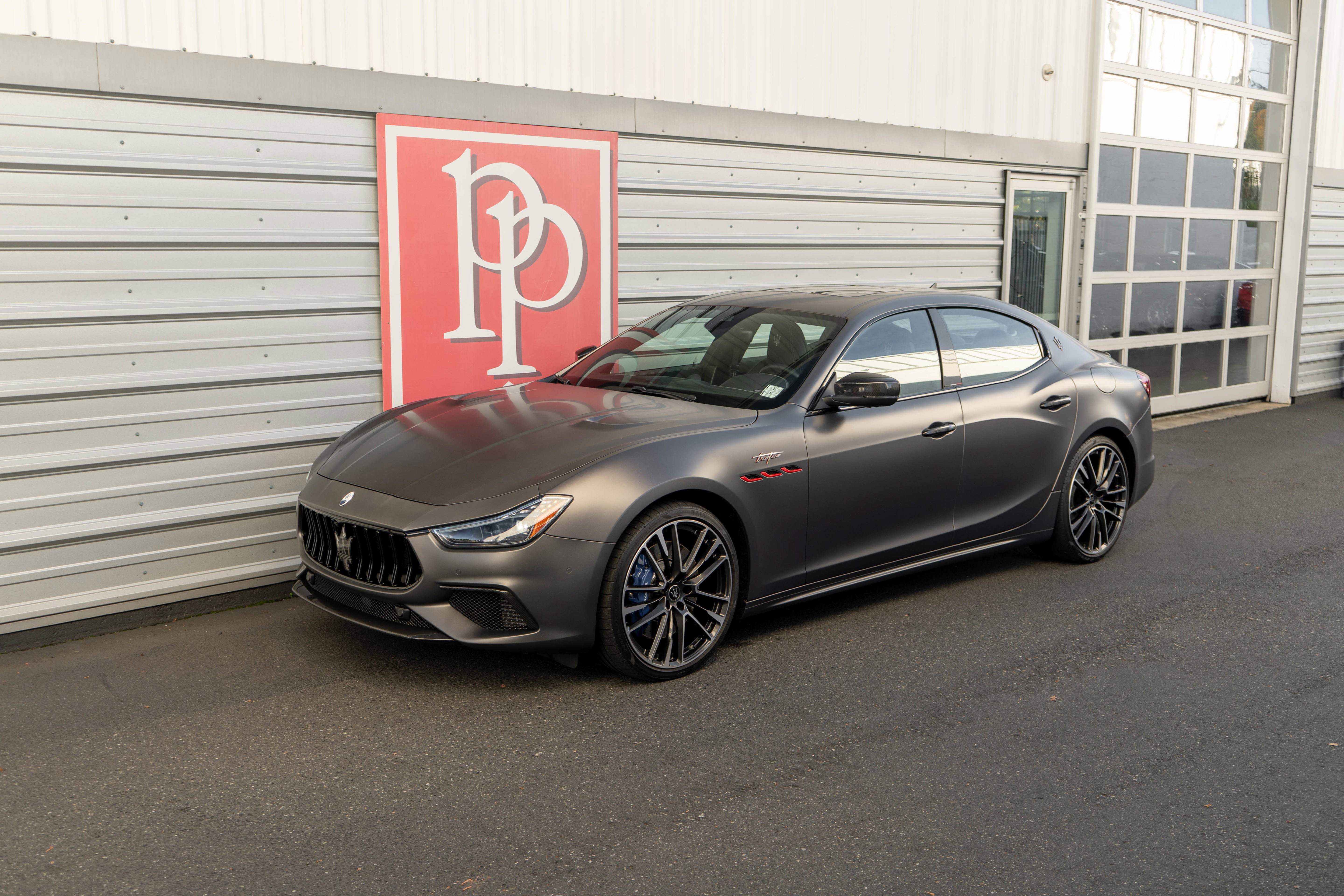 Used 2022 Maserati Ghibli Trofeo image 38