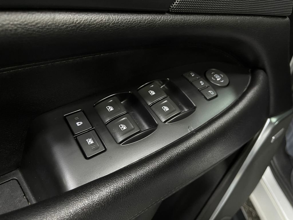 Used 2018 Cadillac Escalade Premium Luxury image 18