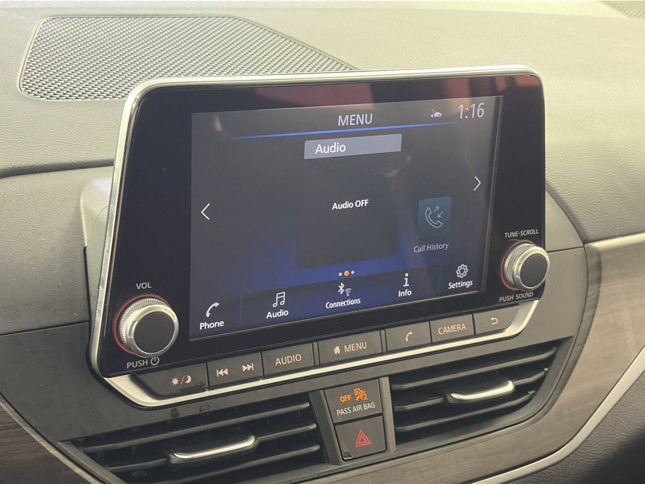 Used 2025 Nissan Altima 2.5 SV FWD image 15