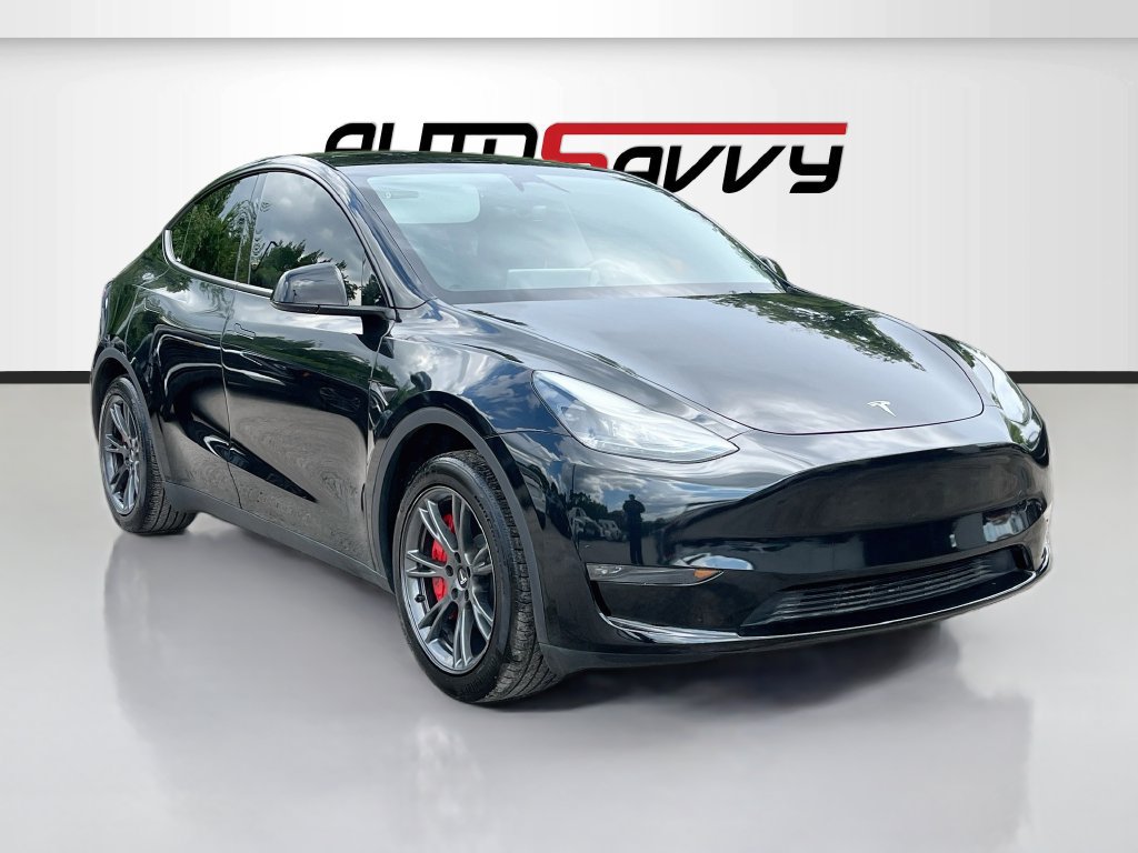 Used 2025 Tesla Model Y Long Range RWD image 1
