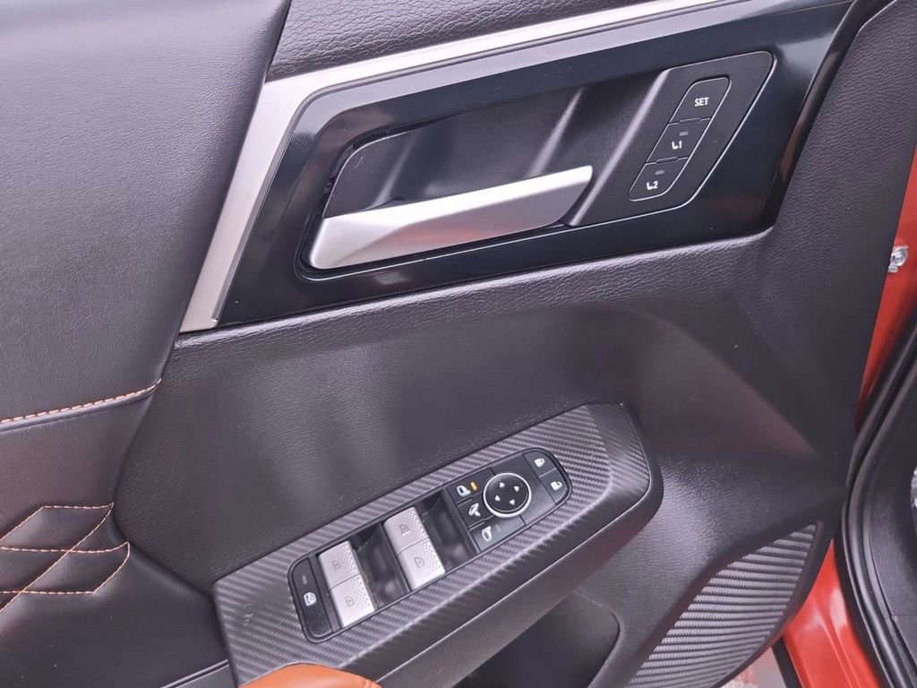 Used 2023 Mitsubishi Outlander SEL image 13