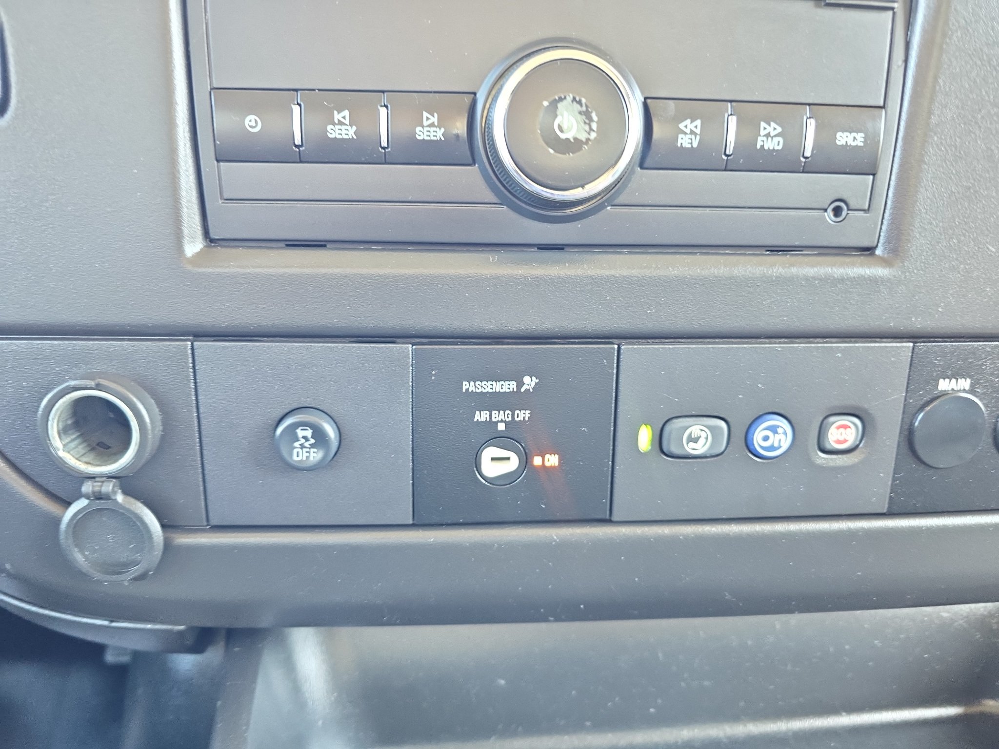 Used 2018 Chevrolet Express 2500 w/ Driver Convenience Package RWD image 25