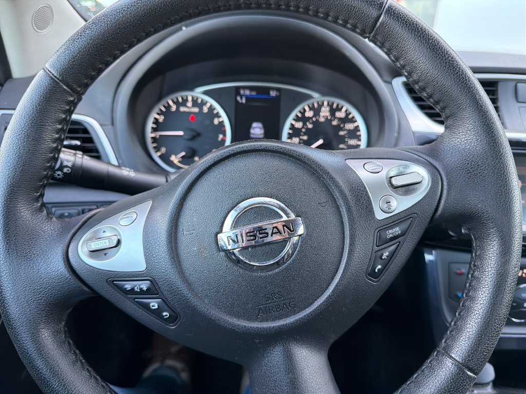 Used 2019 Nissan Sentra SR w/ Premium Package (SR) FWD image 12