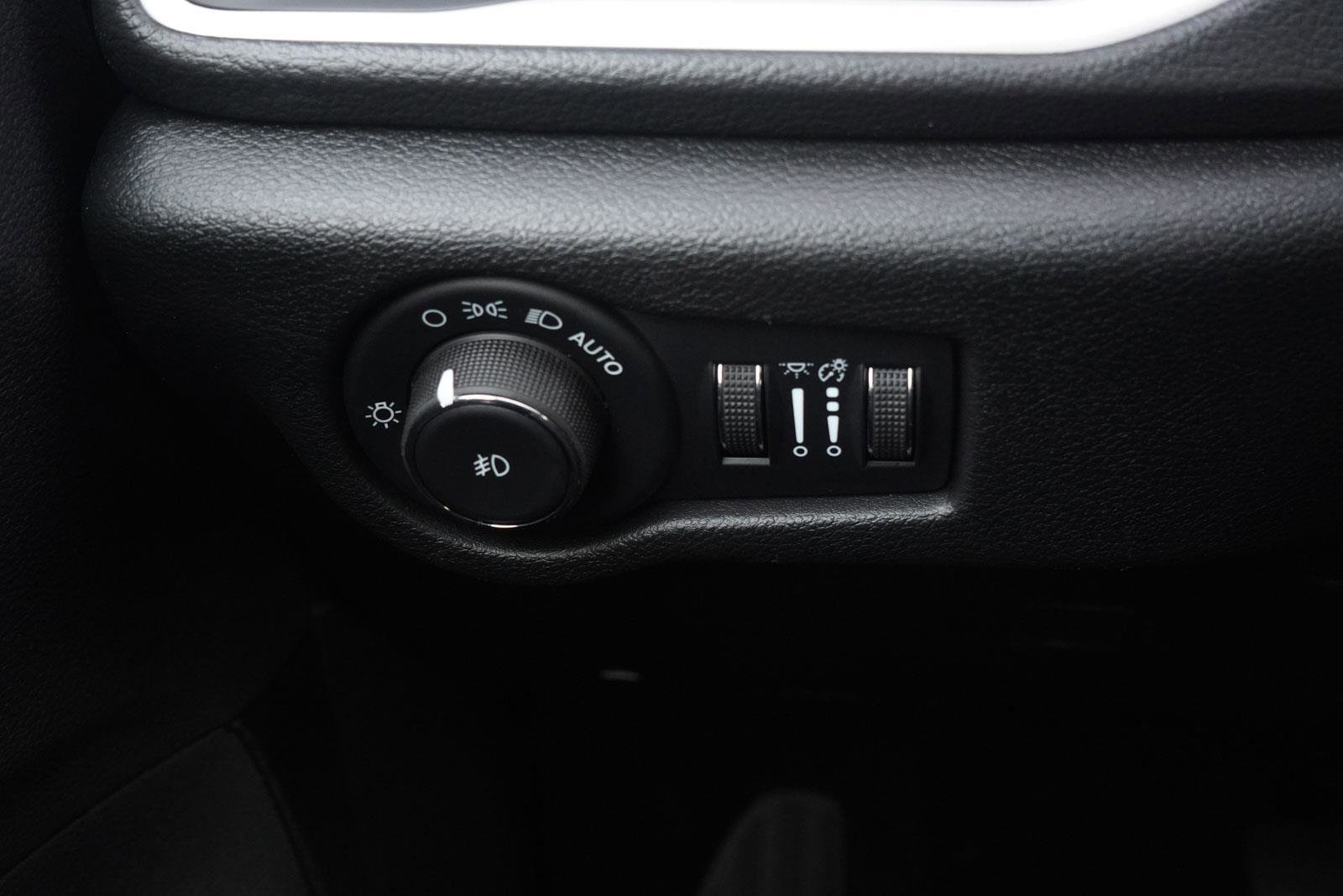 New 2026 Chrysler Pacifica Select image 14