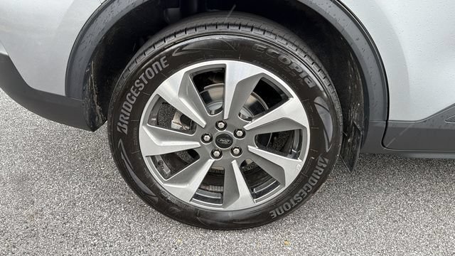 Certified 2024 Ford Escape Platinum AWD/4WD image 17